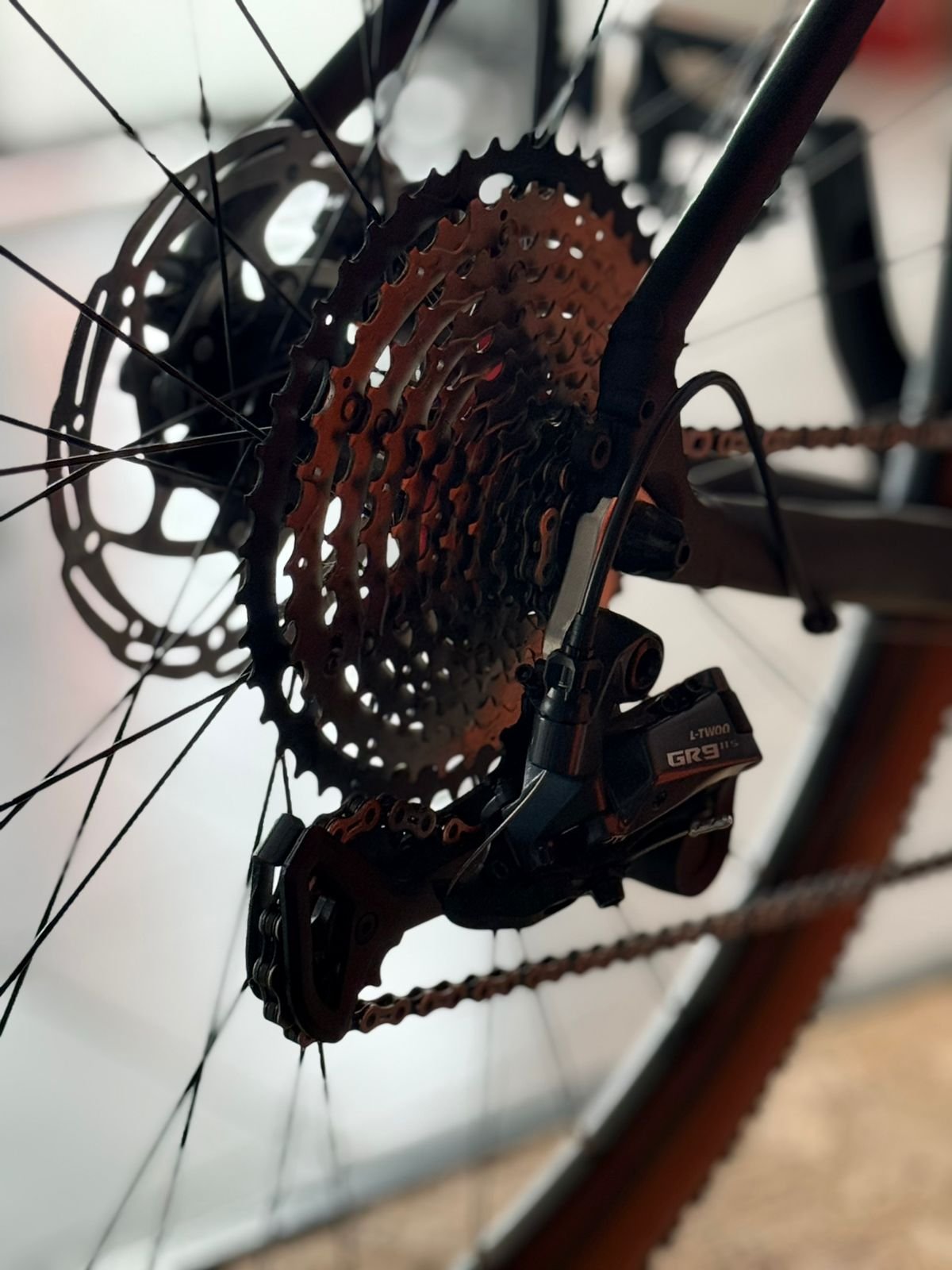 BICICLETA GRAVEL GR 1.5 ALUMINIO 11 VEL NEGRO/GRIS TALLE 52" RALEIGH - Image 4