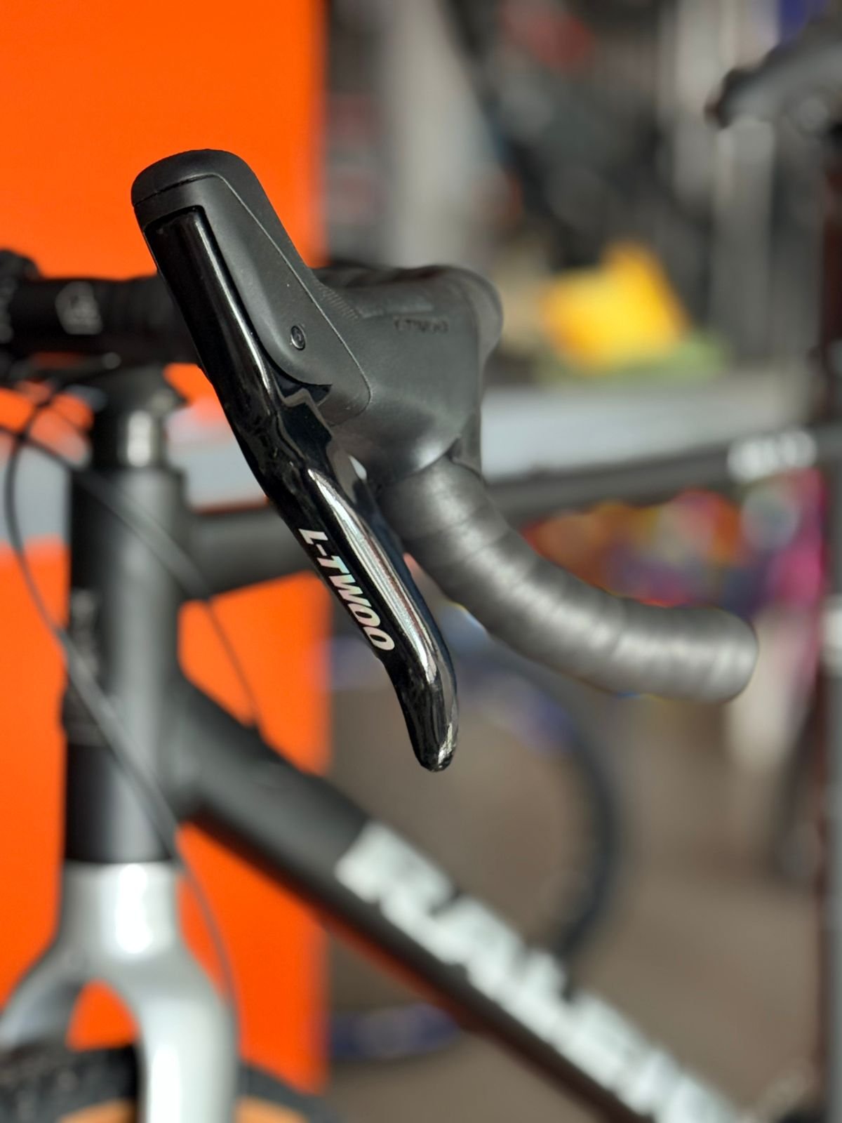 BICICLETA GRAVEL GR 1.5 ALUMINIO 11 VEL NEGRO/GRIS TALLE 52" RALEIGH - Image 5